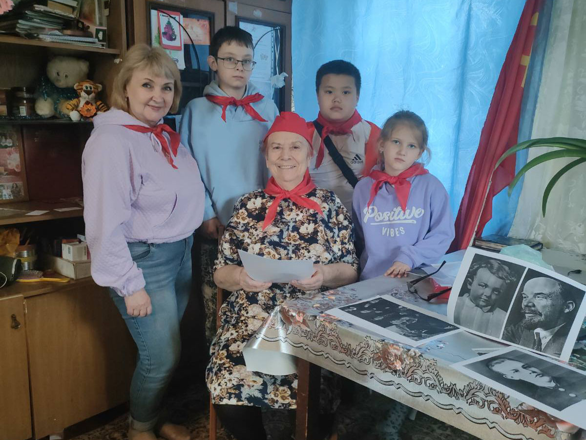 Тюменские пионеры продолжают традиции тимуровского движения