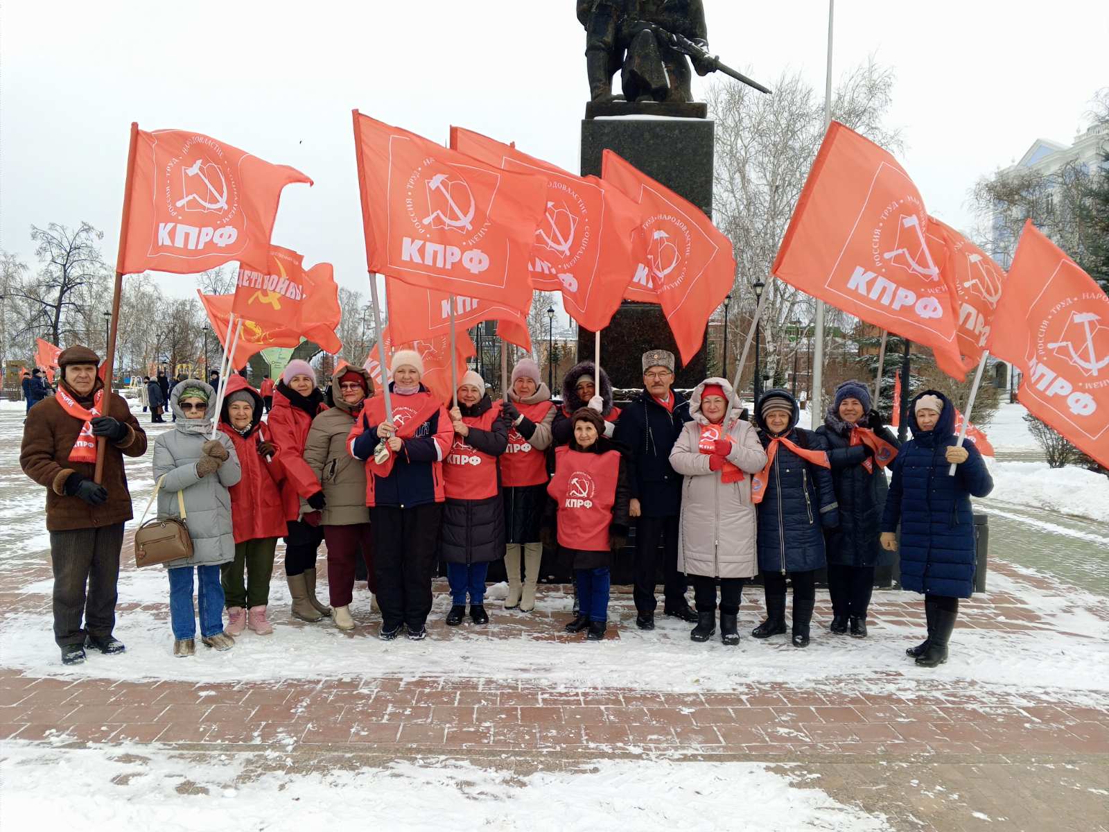 Исетские коммунисты отметили День Великого Октября