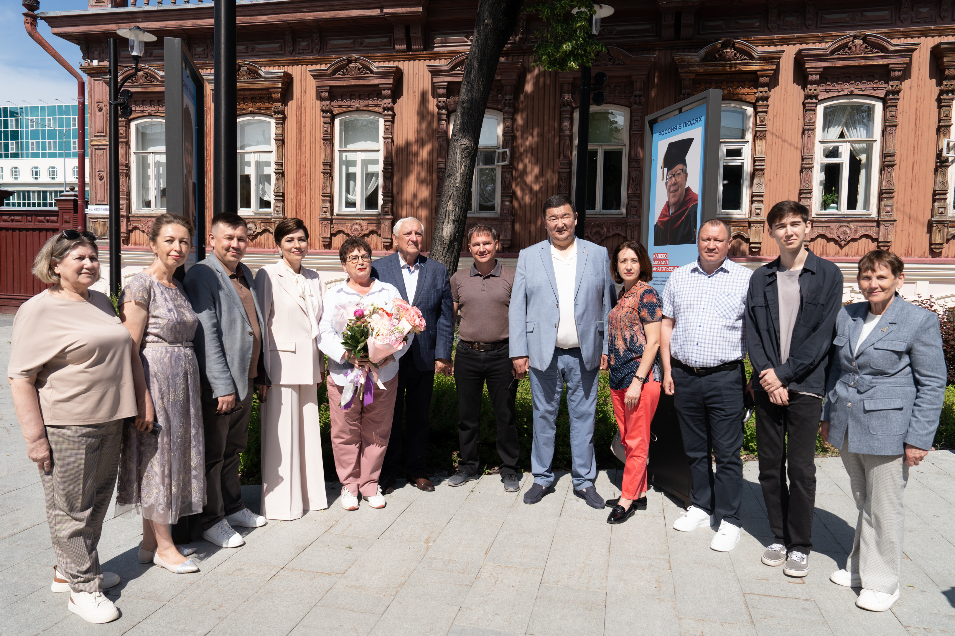 
                        Александр Жуков принял участие в фотовыставке 