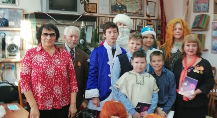 Активисты КПРФ поздравили  ветеранов войны и труда города Тюмени с Новым годом