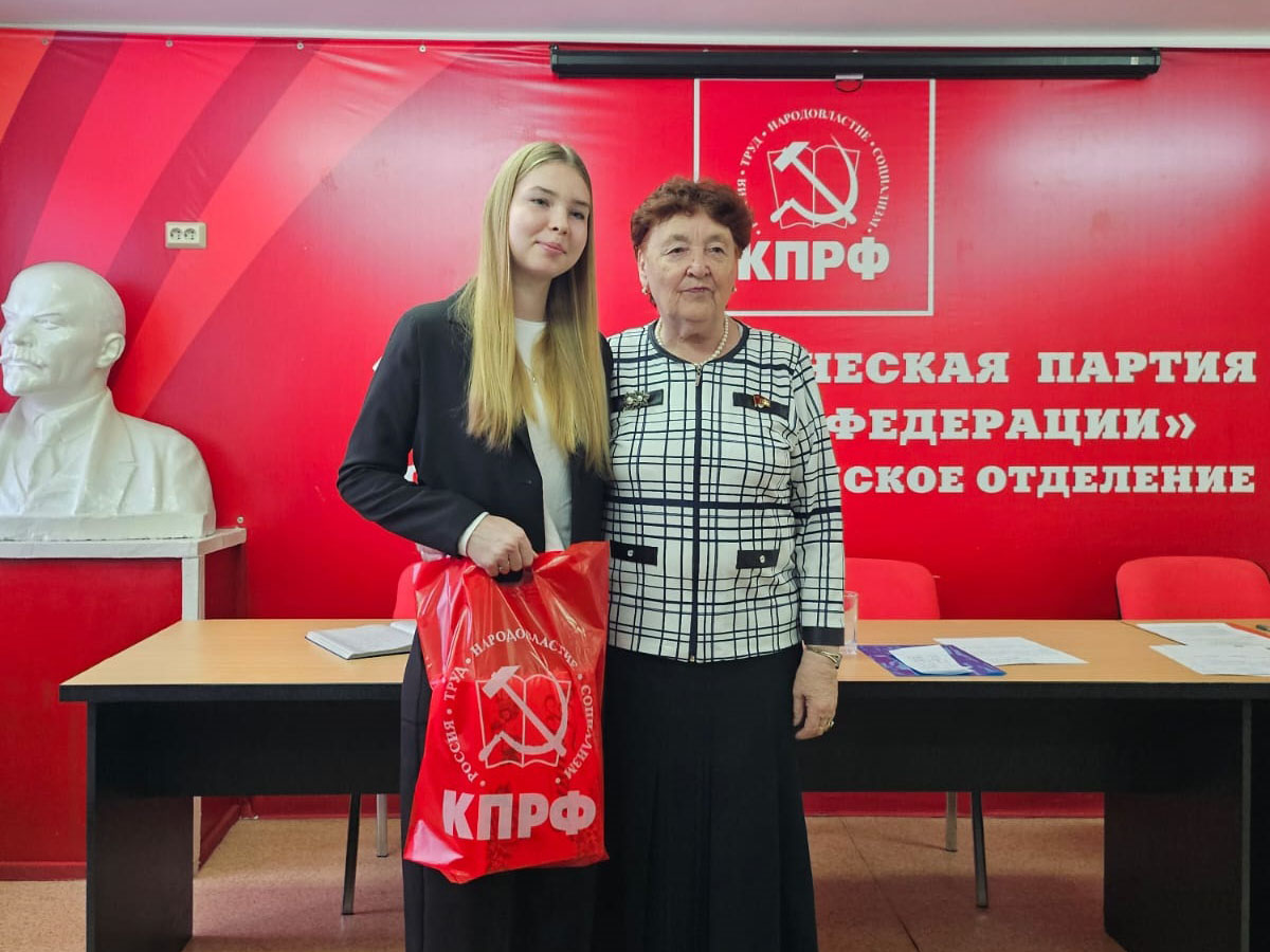 Тамара Казанцева вручила награды победителям Всероссийского конкурса «Они сражались за Родину»