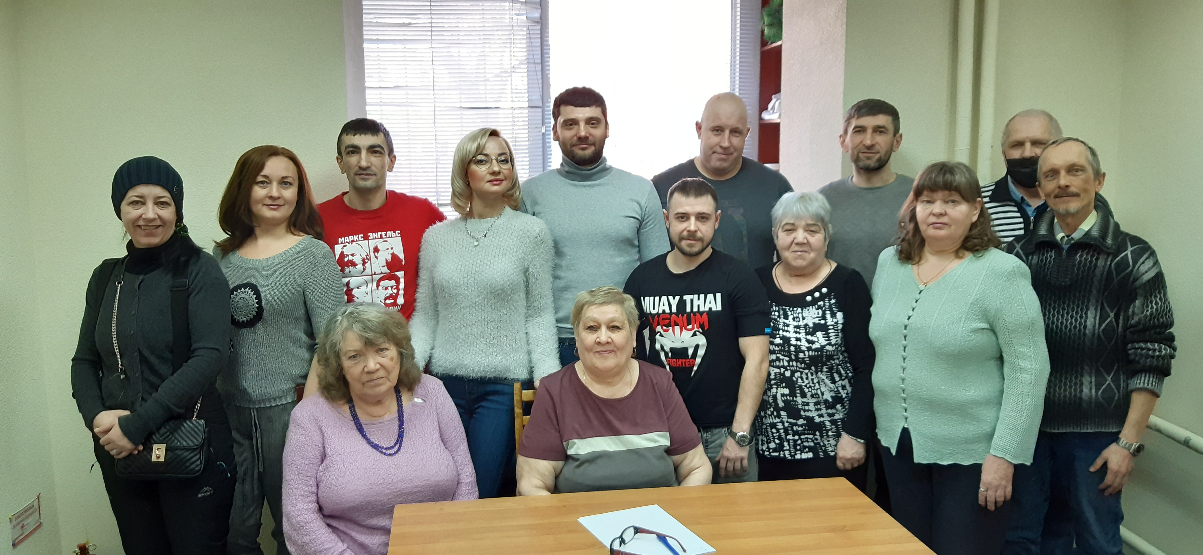 Ленинский райком провел торжественное собрание ко дню создания Красной армии и военно-морского флота