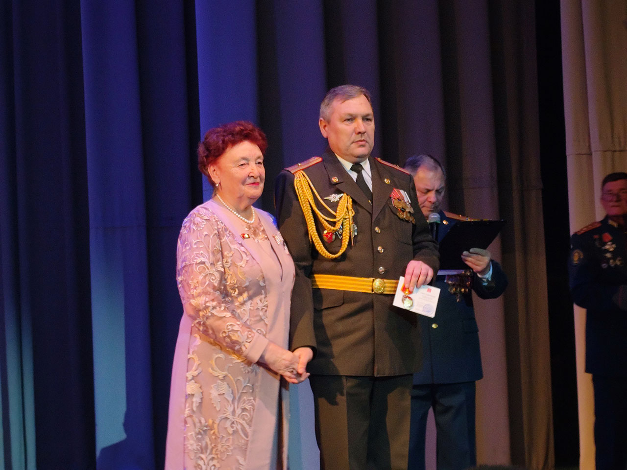 Лидер коммунистов Тюменской области Тамара Казанцева поздравила ветеранов инженерных войск с профессиональным праздником