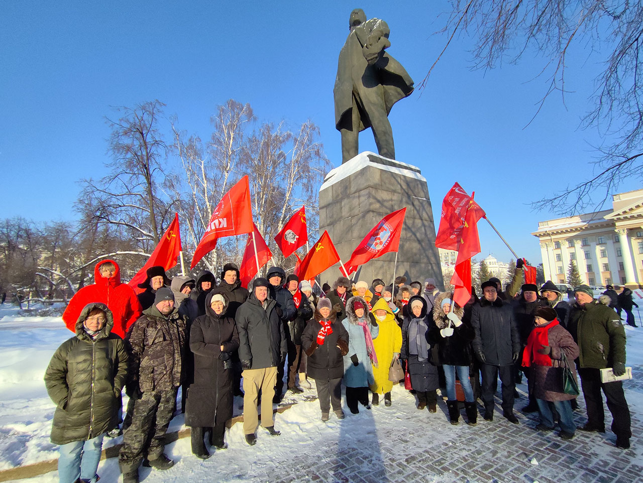 
                        В Тюмени активисты и сторонники КПРФ почтили память В.И. Ленина                    