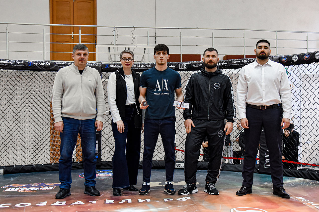 Депутат от КПРФ Иван Левченко принял участие в открытии чемпионата и первенства Тюменской области по смешанным единоборствам