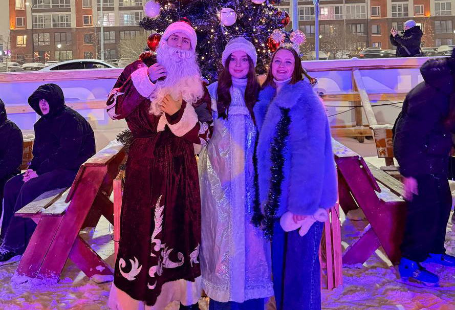 Новогоднее чудо от мини-футболистов «КПРФ Тюмень»: спортсмены вышли на улицы города с подарками для детей