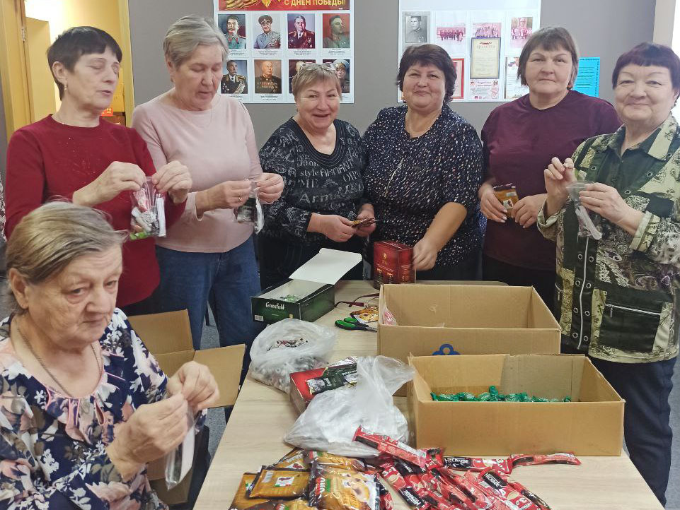 Коммунисты Исетского районного отделения КПРФ отправили гуманитарный груз с теплом и заботой для бойцов СВО