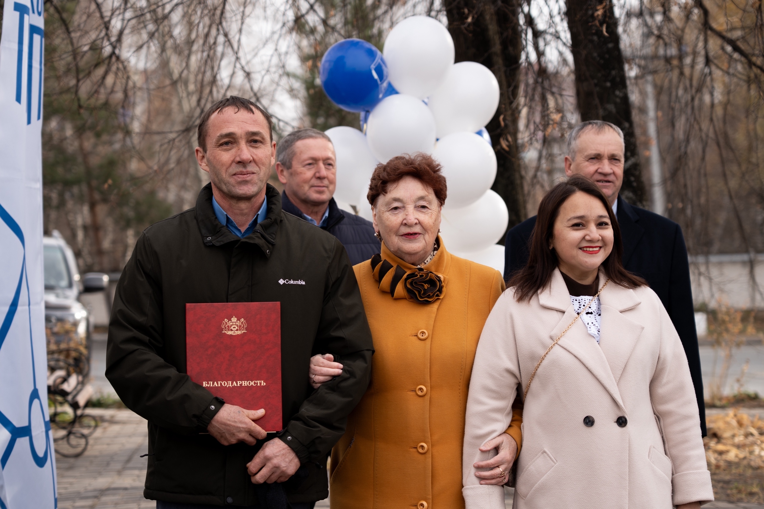 
                        Тамара Казанцева и Регина Юхневич поздравили трудовой коллектив Тобольского ПАТП с профессиональным праздником                    