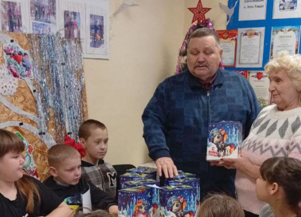 Подарки от КПРФ: новогоднее чудо для юных жителей Усть-Тавды