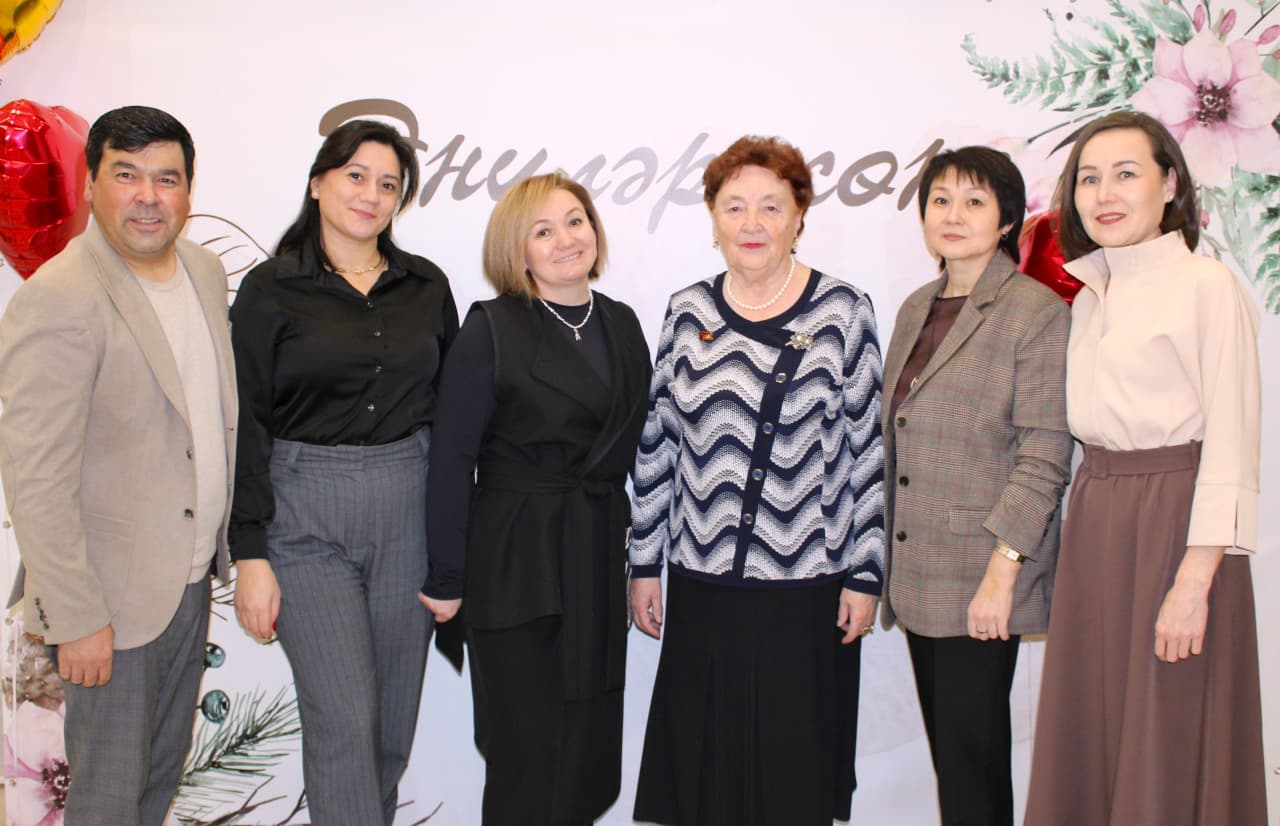 Тамара Казанцева поздравила женщин татарской организации «Яшь Буын» с Днём матери